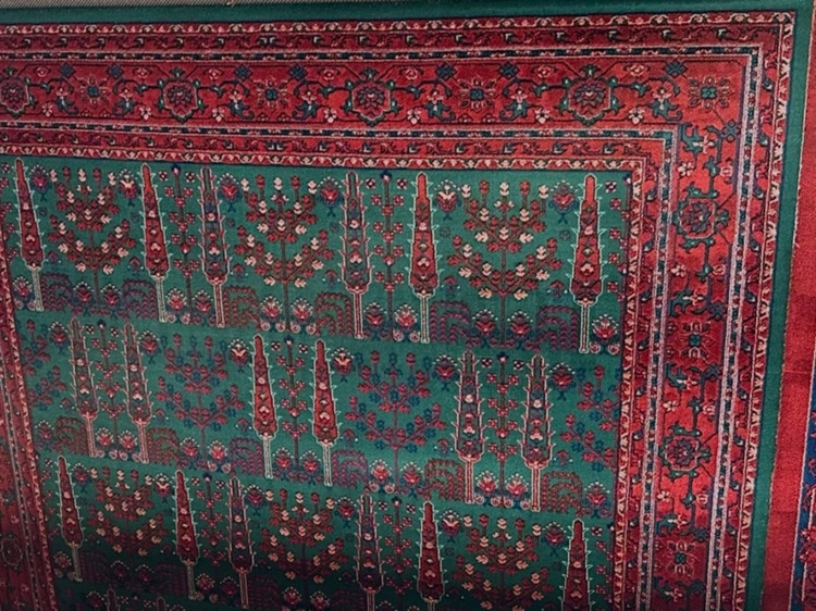 فرش قشقایی سبز۷۰۰ شانه